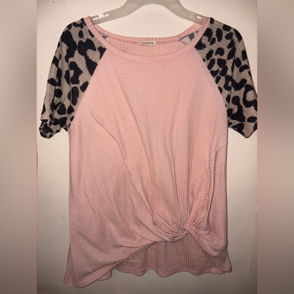 Viamor Pink Knit Top with Cheetah Print Short Sleeves size Medium